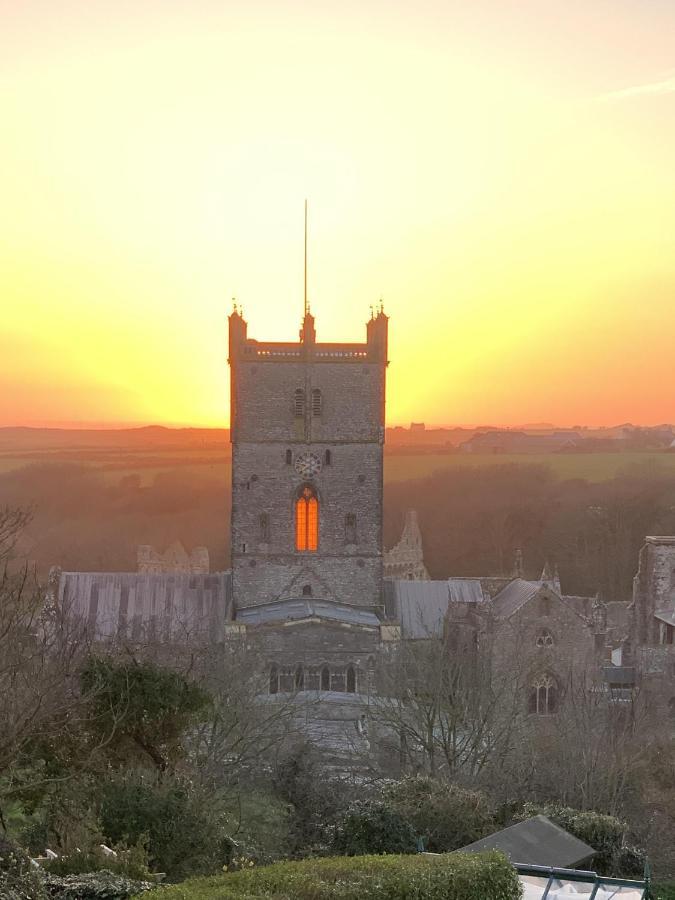 St Davids Gin & Kitchen - The Cathedral Villas מראה חיצוני תמונה